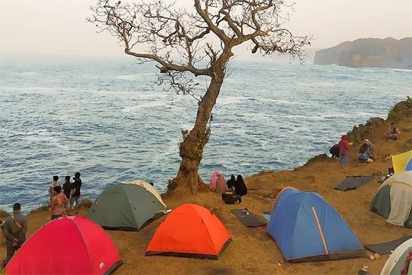 Hobi Mancing Sekaligus Bisa Camping Nikmati Suasana Bermalam Pantai Kesirat Niagatour