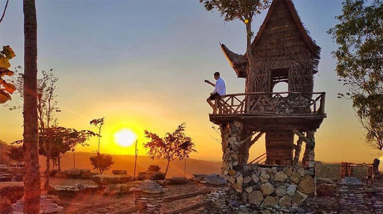Tebing Watu Mabur, Melihat Panorama Indah Kota Yogyakarta Dengan Biaya Murah