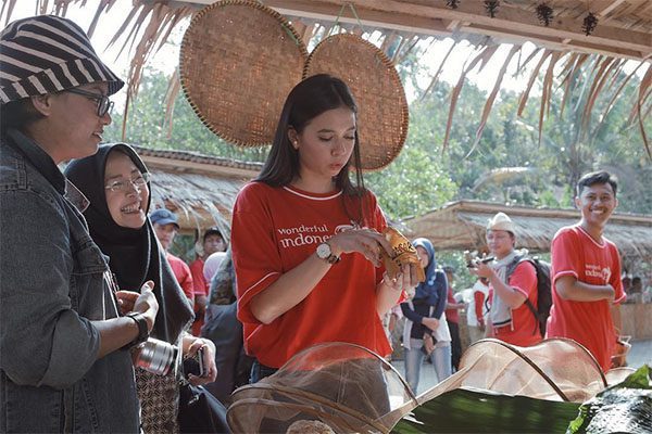 Pasar Kaki Langit, Pasar Tradisional Menawarkan Makanan Khas di Atas  Ketinggian | NiagaTour